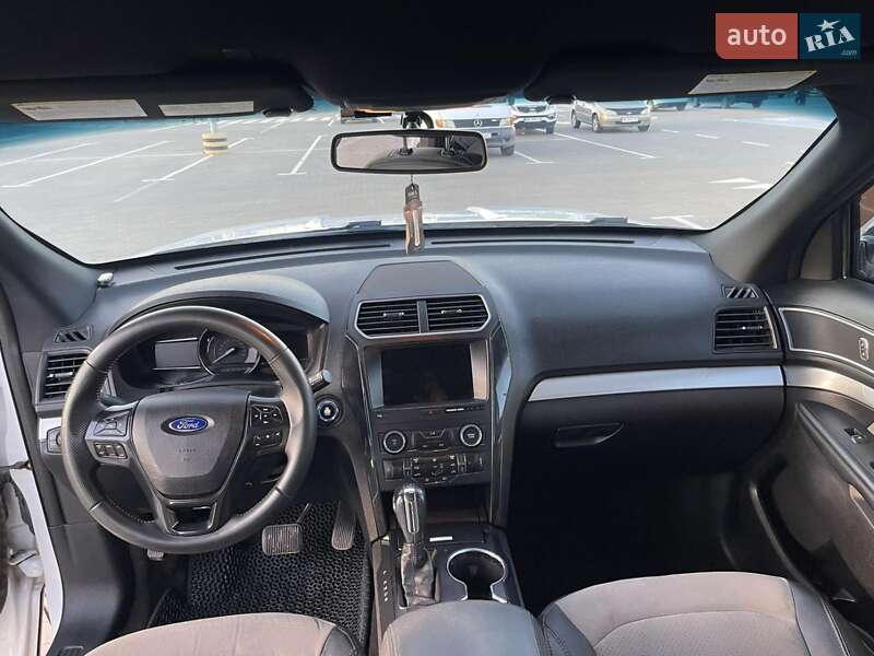 Позашляховик / Кросовер Ford Explorer 2015 в Вінниці