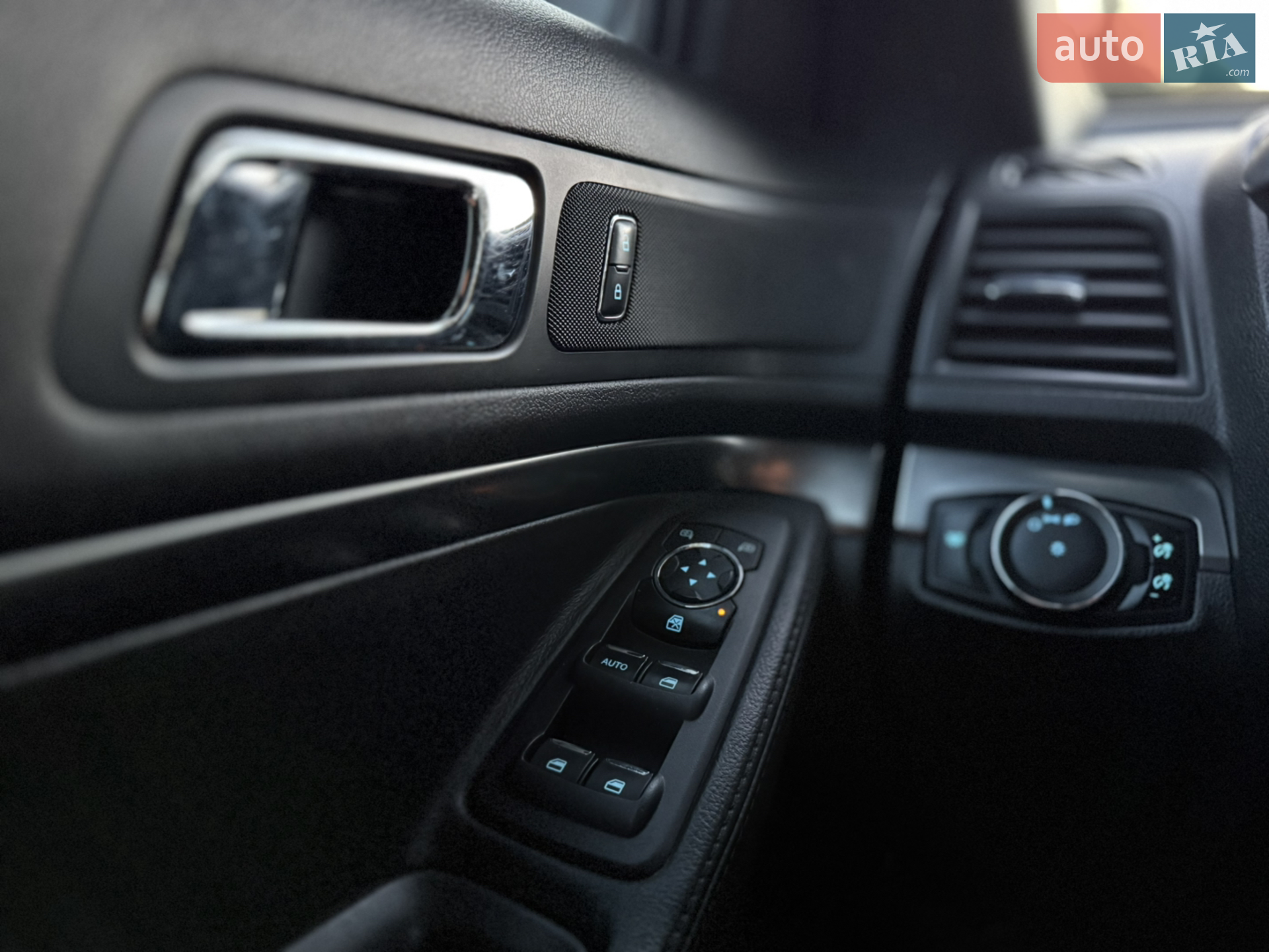 2015 Ford Explorer - мініатюра 11