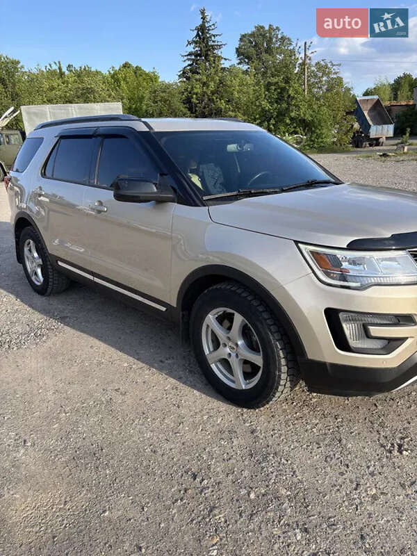 Внедорожник / Кроссовер Ford Explorer 2017 в Ровно