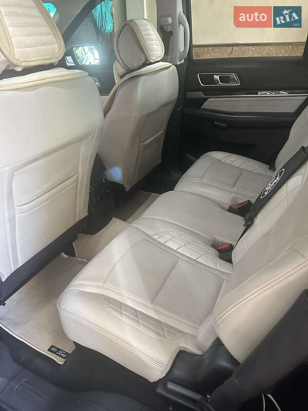 Внедорожник / Кроссовер Ford Explorer 2016 в Черновцах