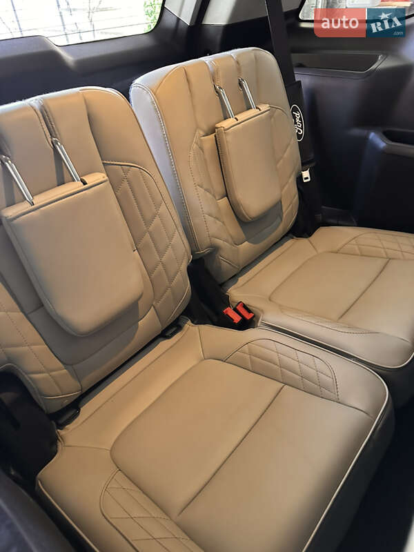 Внедорожник / Кроссовер Ford Explorer 2016 в Черновцах