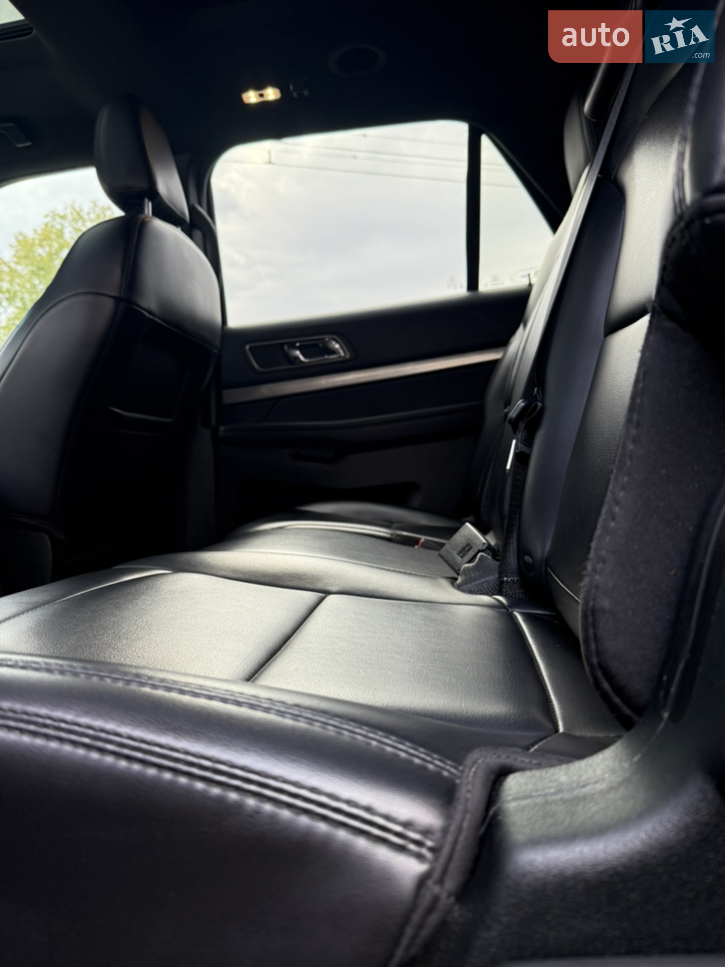 2019 Ford Explorer - мініатюра 19
