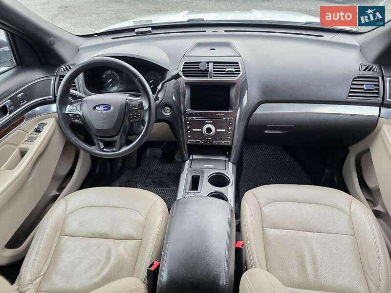 Внедорожник / Кроссовер Ford Explorer 2016 в Тернополе
