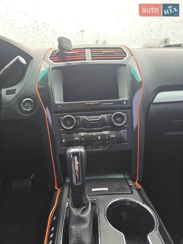 Позашляховик / Кросовер Ford Explorer 2016 в Києві