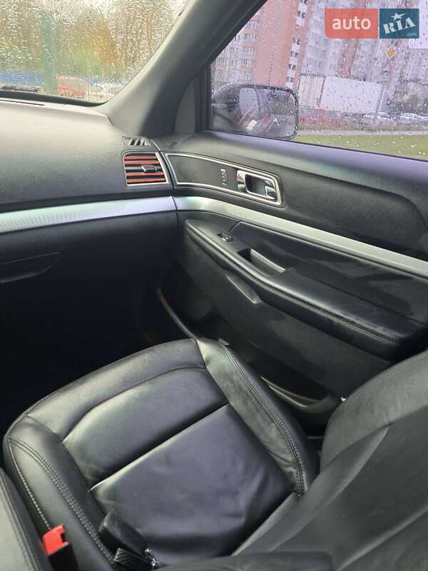 Позашляховик / Кросовер Ford Explorer 2016 в Києві