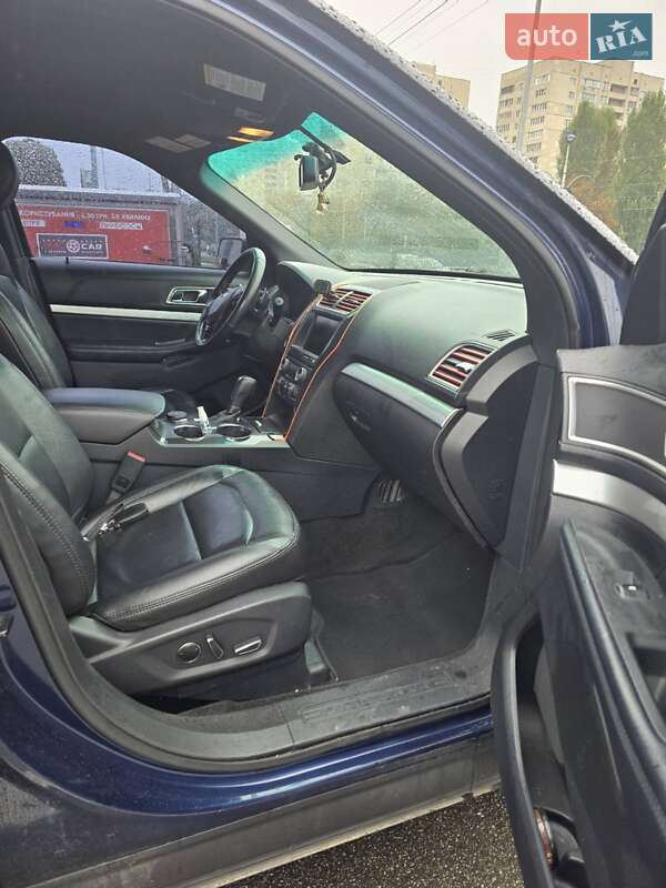 Позашляховик / Кросовер Ford Explorer 2016 в Києві