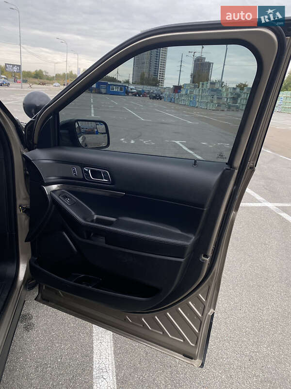 Позашляховик / Кросовер Ford Explorer 2017 в Києві фото 32 Позашляховик / Кросовер Ford Explorer 2017 в Києві