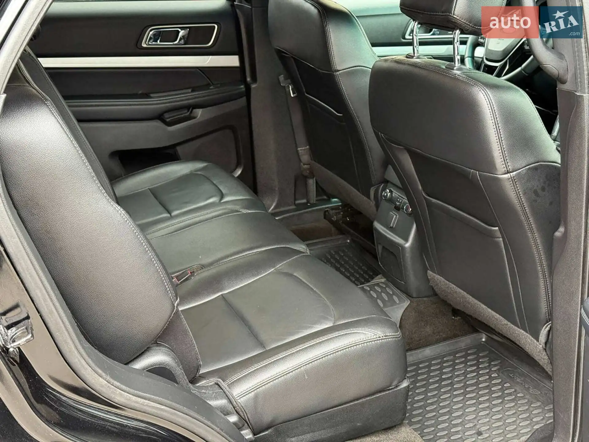 2016 Ford Explorer - мініатюра 17