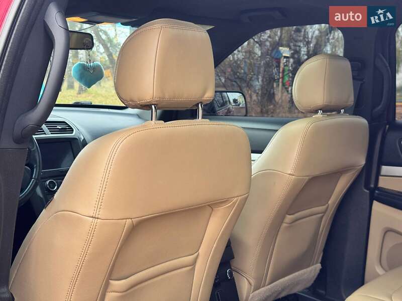 Внедорожник / Кроссовер Ford Explorer 2017 в Ахтырке