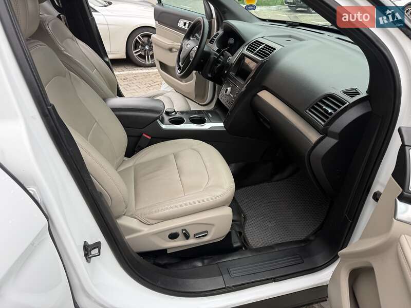 Позашляховик / Кросовер Ford Explorer 2016 в Києві фото 36 Позашляховик / Кросовер Ford Explorer 2016 в Києві
