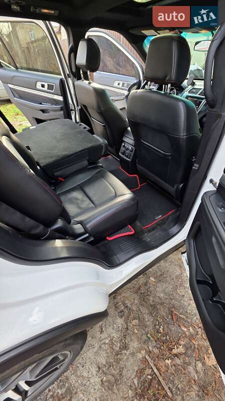 Позашляховик / Кросовер Ford Explorer 2016 в Ірпені