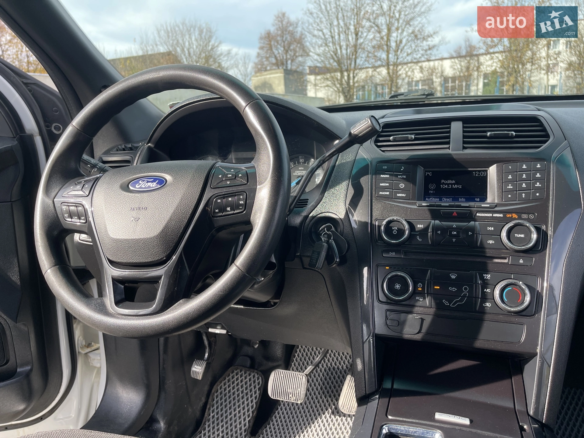2015 Ford Explorer - мініатюра 5
