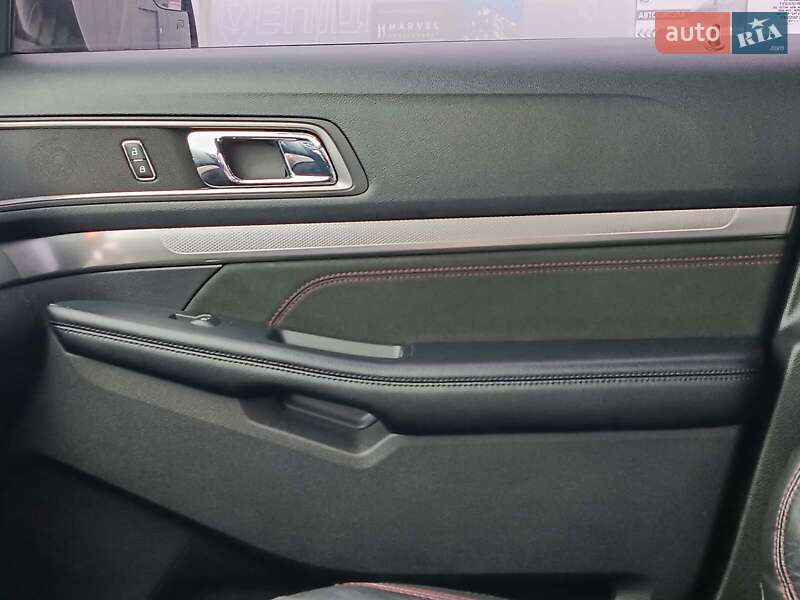 Позашляховик / Кросовер Ford Explorer 2018 в Львові