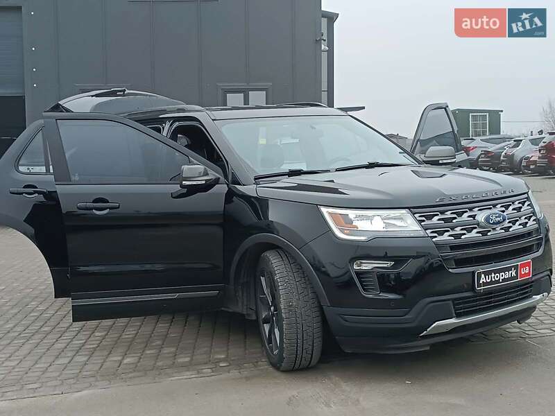 Позашляховик / Кросовер Ford Explorer 2018 в Львові