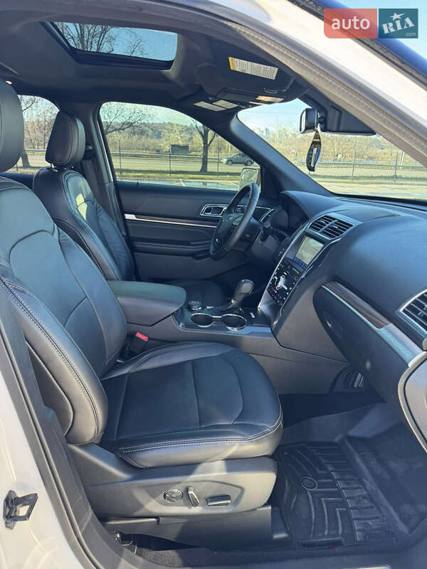 Позашляховик / Кросовер Ford Explorer 2018 в Києві