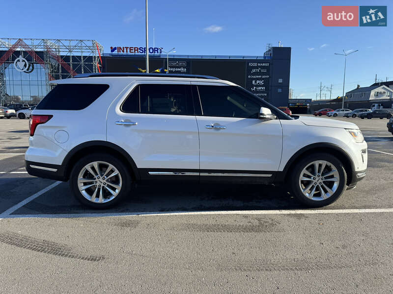 Позашляховик / Кросовер Ford Explorer 2018 в Києві