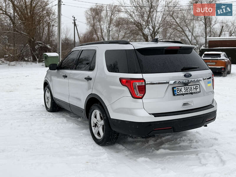 Позашляховик / Кросовер Ford Explorer 2018 в Макарові