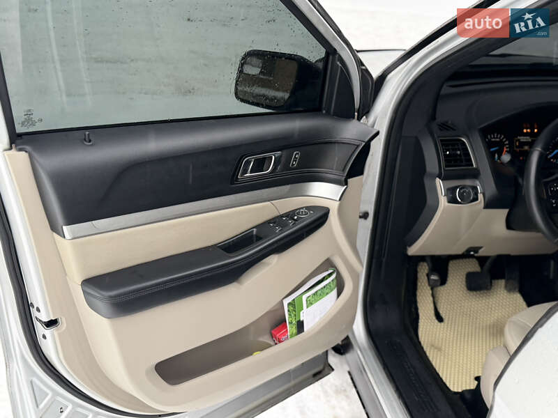 Позашляховик / Кросовер Ford Explorer 2018 в Макарові