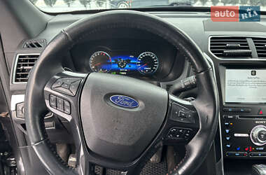 Позашляховик / Кросовер Ford Explorer 2017 в Полтаві