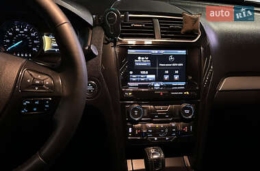 Позашляховик / Кросовер Ford Explorer 2016 в Бучі