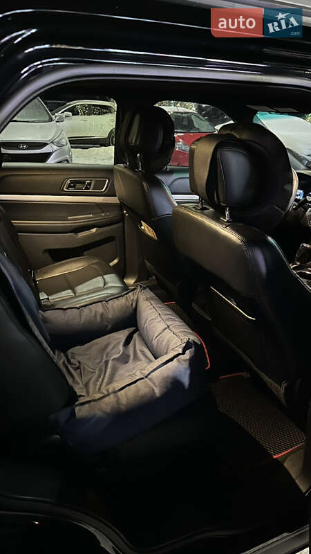 Внедорожник / Кроссовер Ford Explorer 2016 в Буче