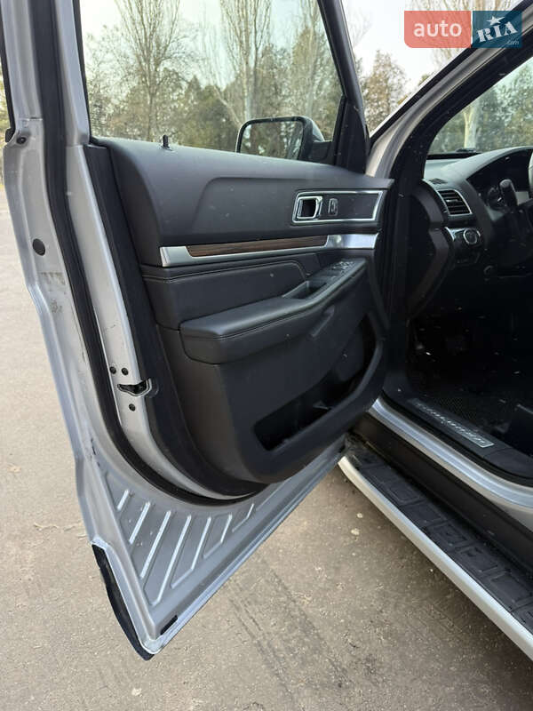 Позашляховик / Кросовер Ford Explorer 2019 в Миколаєві