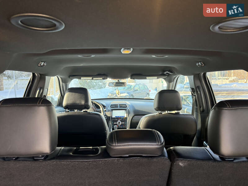 Позашляховик / Кросовер Ford Explorer 2017 в Рівному