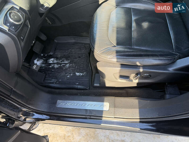 Позашляховик / Кросовер Ford Explorer 2017 в Рівному