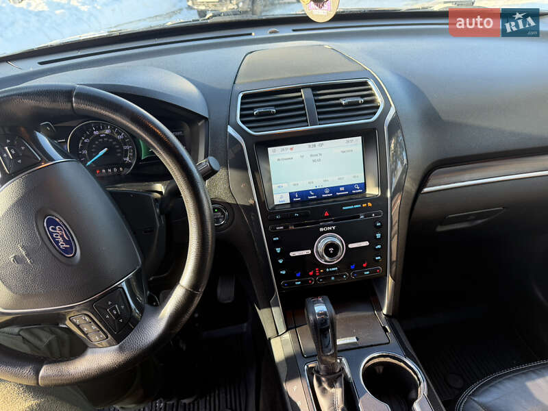 Позашляховик / Кросовер Ford Explorer 2017 в Рівному