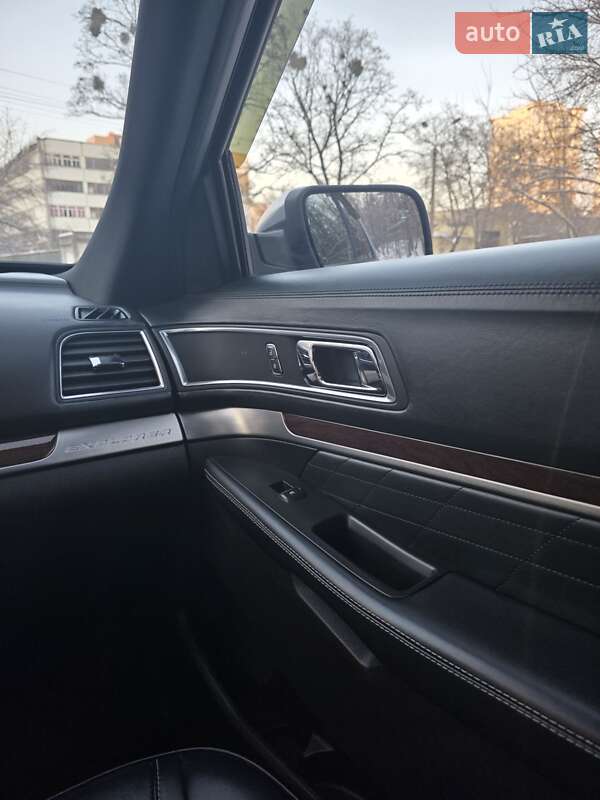 Позашляховик / Кросовер Ford Explorer 2017 в Києві
