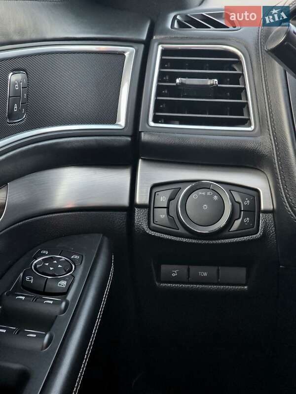 Позашляховик / Кросовер Ford Explorer 2017 в Києві