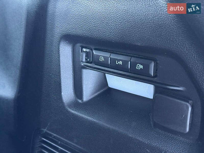 Позашляховик / Кросовер Ford Explorer 2021 в Львові