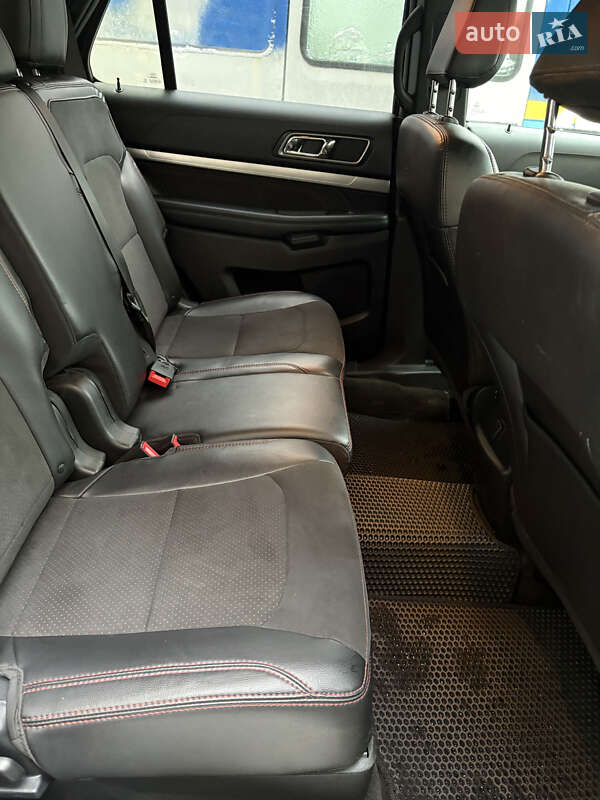 Позашляховик / Кросовер Ford Explorer 2017 в Львові