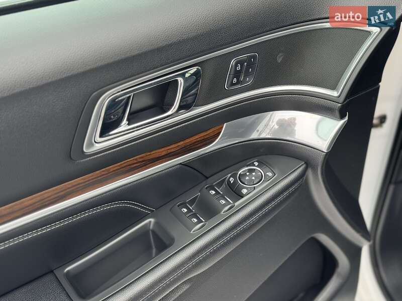 Позашляховик / Кросовер Ford Explorer 2016 в Львові фото 8 Позашляховик / Кросовер Ford Explorer 2016 в Львові