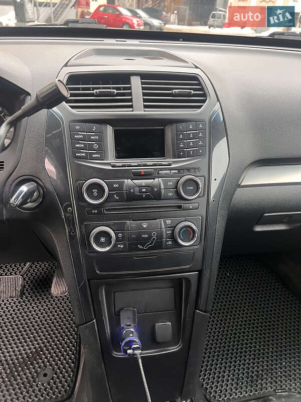 Позашляховик / Кросовер Ford Explorer 2017 в Києві