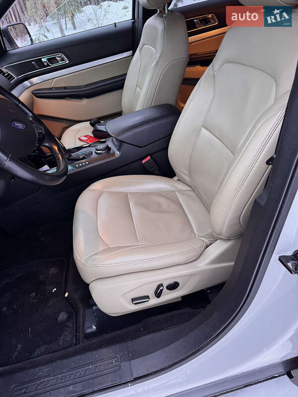 Позашляховик / Кросовер Ford Explorer 2016 в Києві