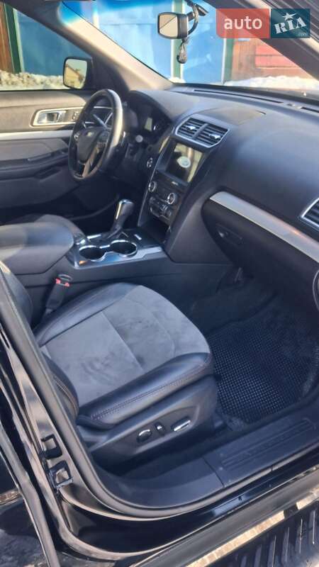 Внедорожник / Кроссовер Ford Explorer 2017 в Ромнах