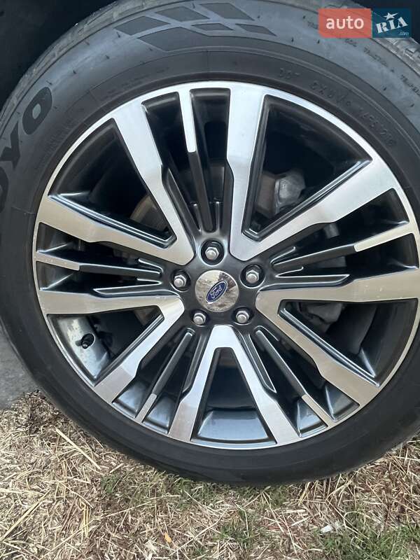 Внедорожник / Кроссовер Ford Explorer 2016 в Обуховке