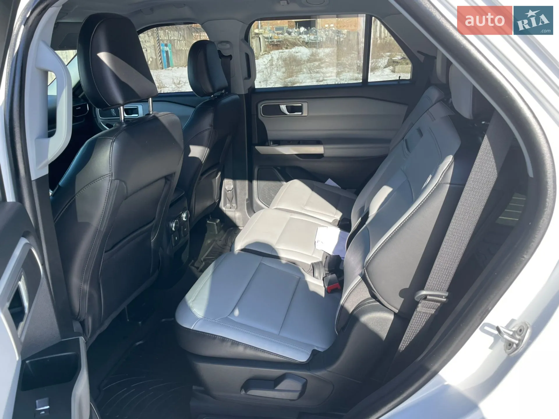 2021 Ford Explorer - мініатюра 9