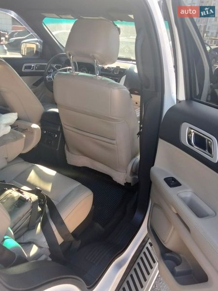Внедорожник / Кроссовер Ford Explorer 2013 в Ивано-Франковске