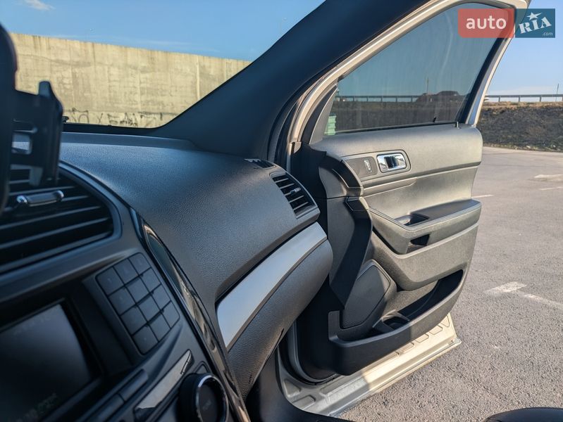Внедорожник / Кроссовер Ford Explorer 2017 в Львове