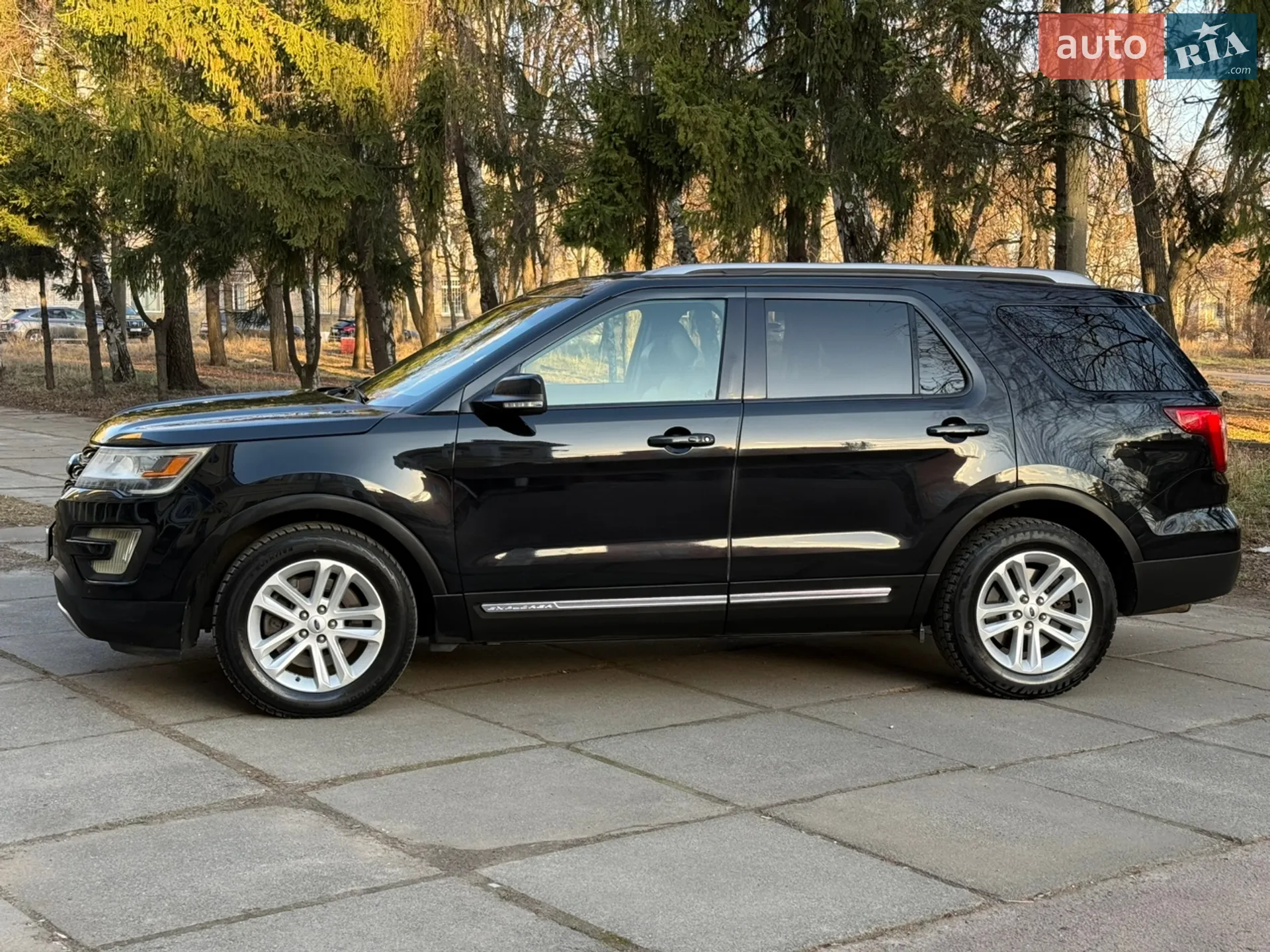2015 Ford Explorer - мініатюра 11