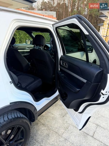 Позашляховик / Кросовер Ford Explorer 2017 в Львові