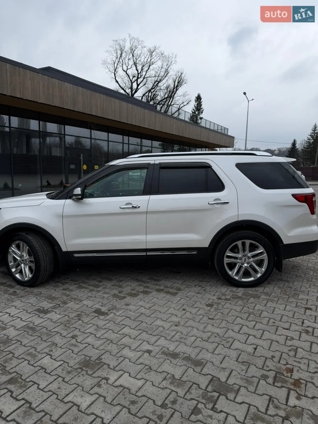 2016 Ford Explorer - мініатюра 11