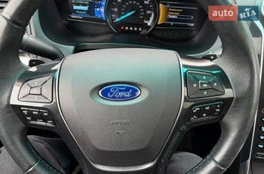 Внедорожник / Кроссовер Ford Explorer 2016 в Черновцах
