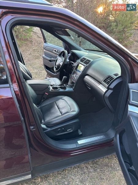 Позашляховик / Кросовер Ford Explorer 2018 в Кременці