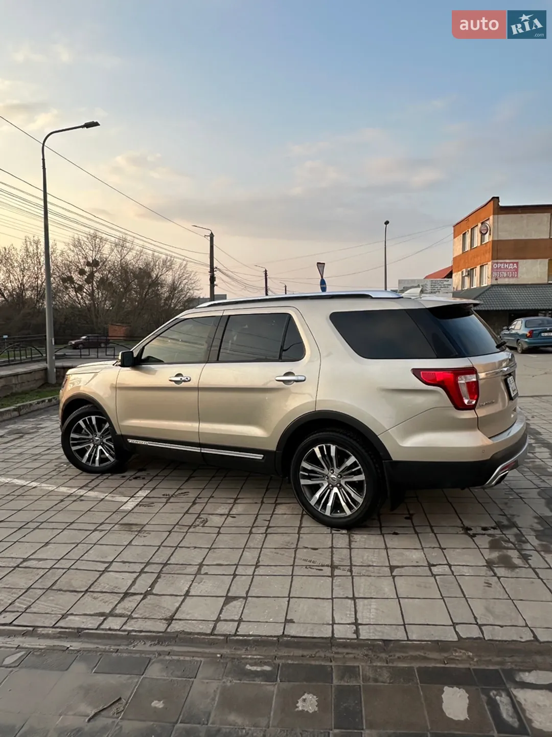 2017 Ford Explorer - мініатюра 5