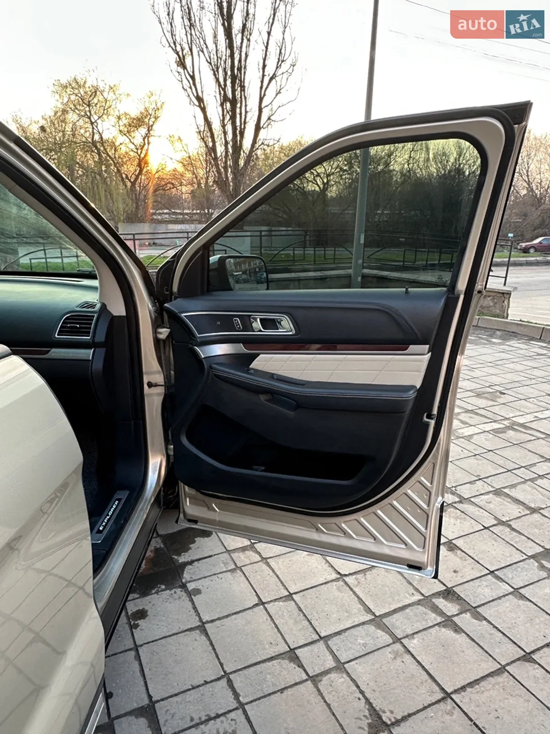 2017 Ford Explorer - мініатюра 17