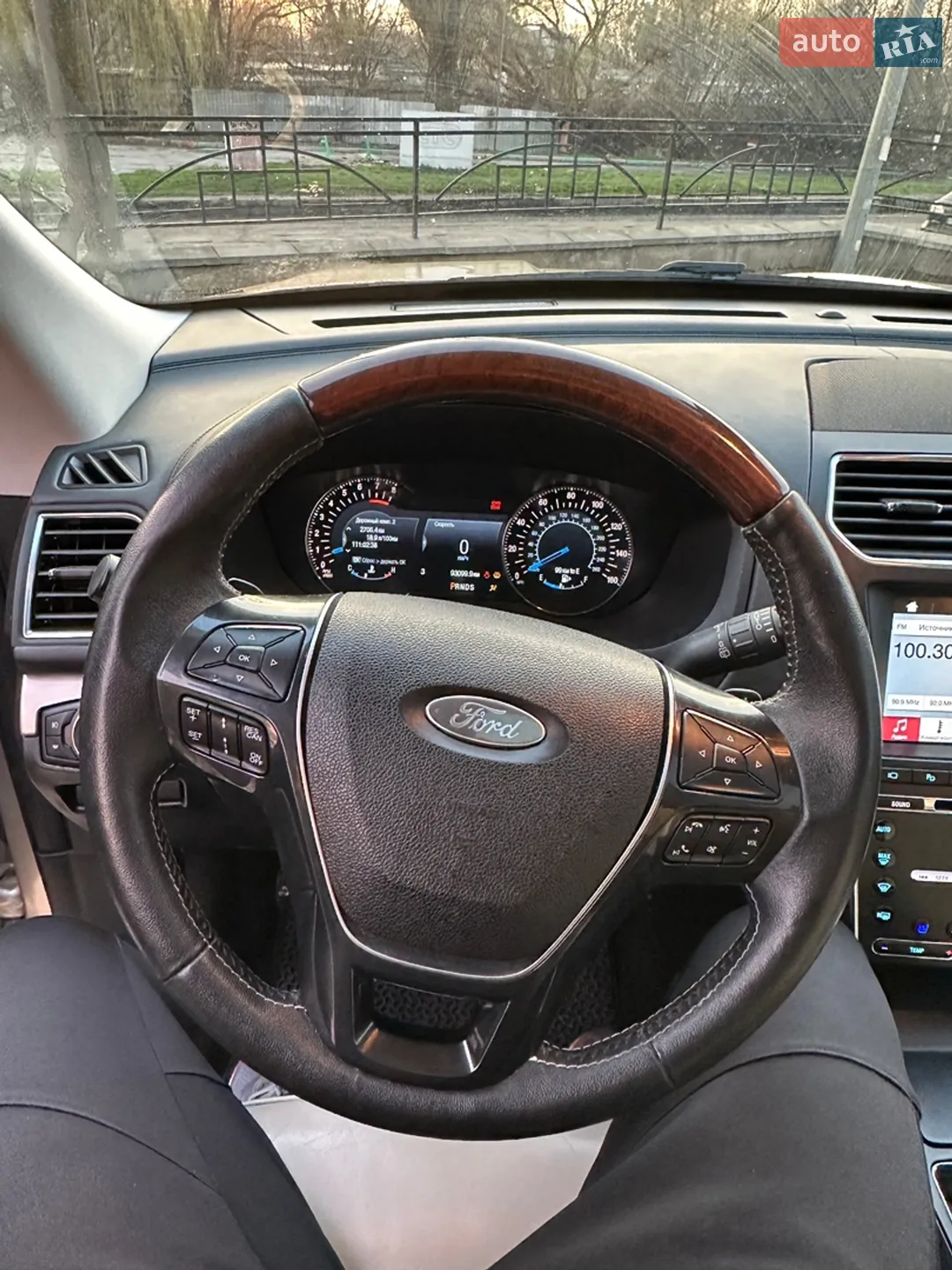 2017 Ford Explorer - мініатюра 25