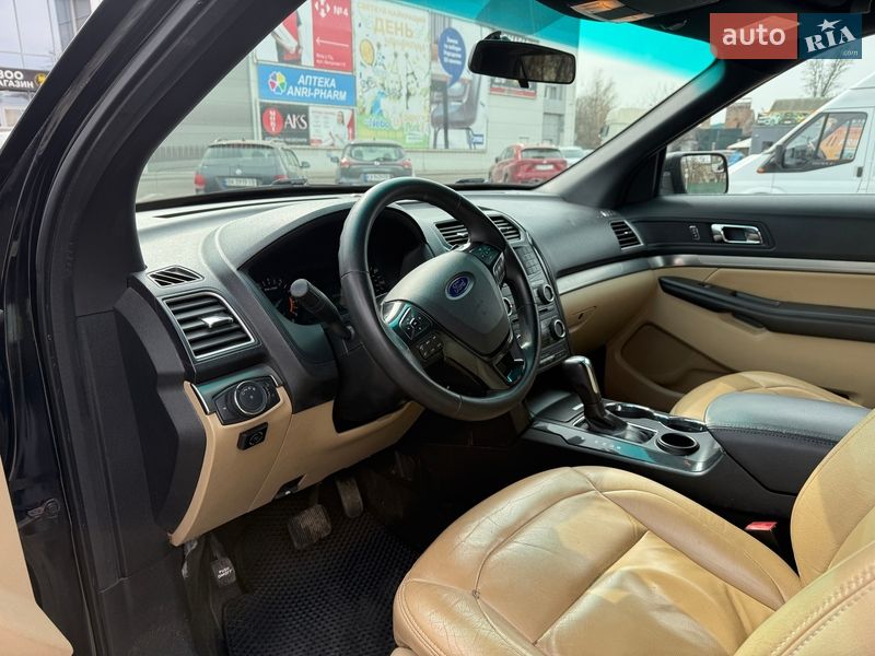 Внедорожник / Кроссовер Ford Explorer 2015 в Вишневом